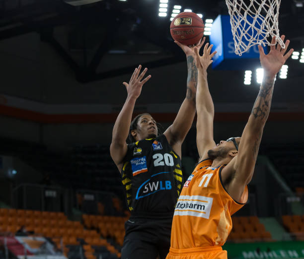 表现是否陷 表现是否陷